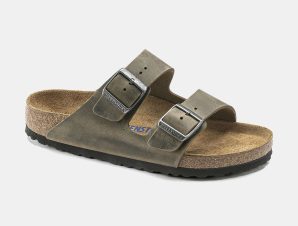 BIRKENSTOCK ARIZONA NATURAL LEATHER OILED SOFT FOOTBED SANDALS – NARROW FIT ΧΑΚΙ